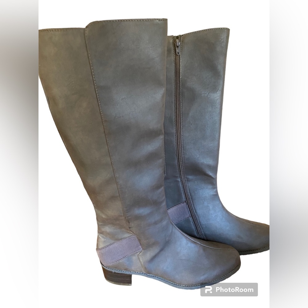 NWOT Women’s Size 12 Faux Leather extra wide calf  Boots